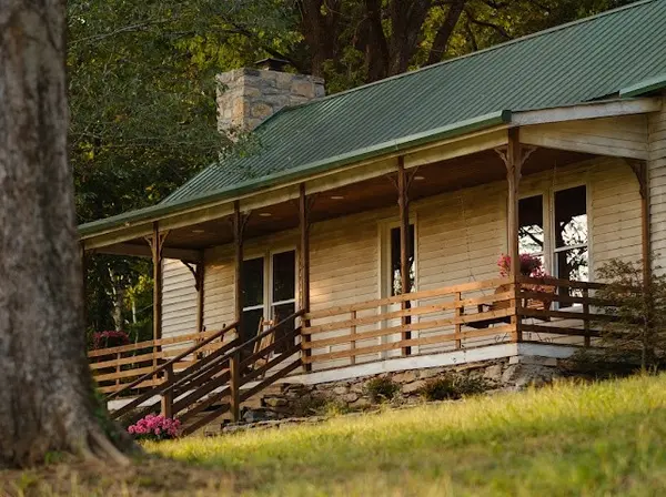 3534 Craig Bridge Rd, Williamsport, TN 38487