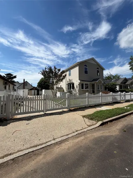 568 Park AVE, West Hempstead, NY 11552