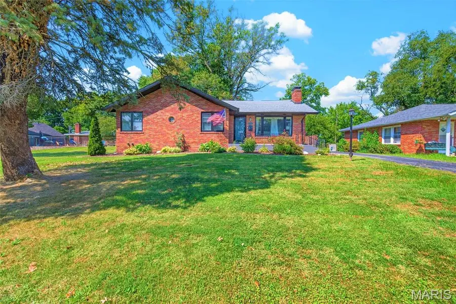 2023 Westbrook LN, Overland, MO 63114