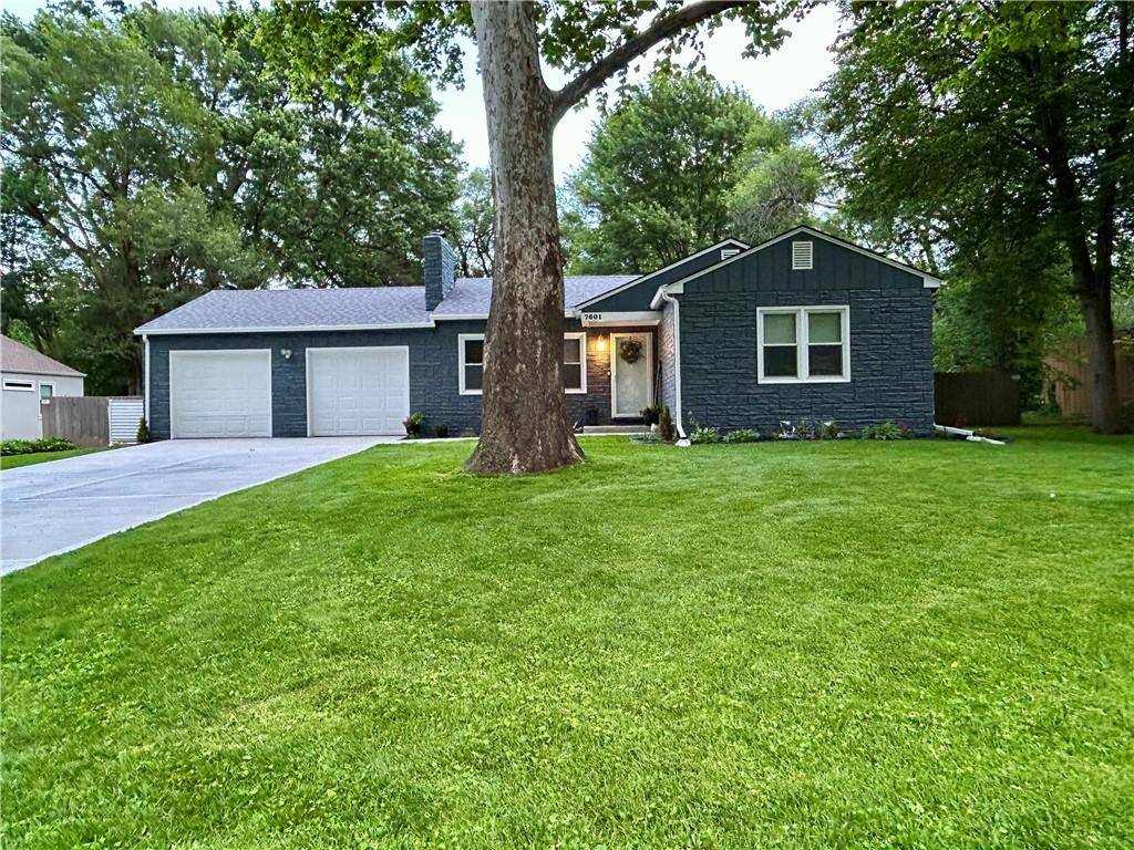7601 Hemlock ST, Overland Park, KS 66204