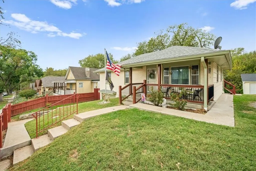 406 Elmwood AVE, Kansas City, MO 64124