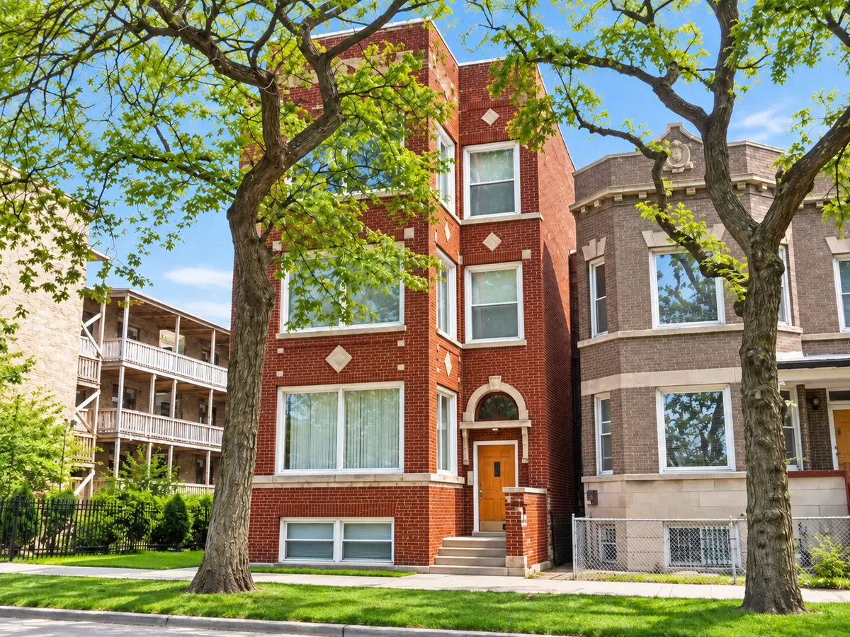 5811 S Michigan AVE #3, Chicago, IL 60637