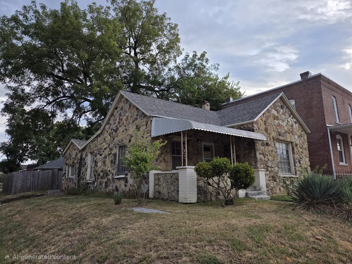 537 W Calhoun ST, Springfield, MO 65806