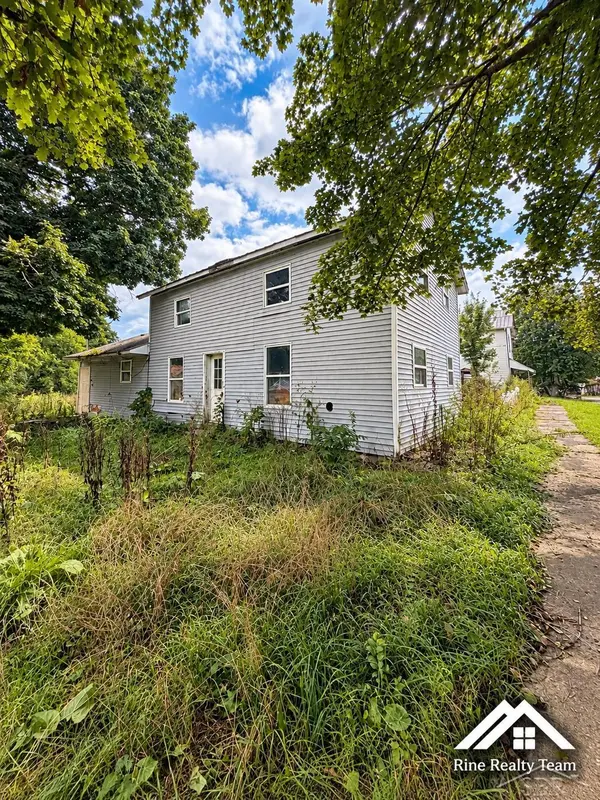 204 W Hakes ST, Camden, MI 49255