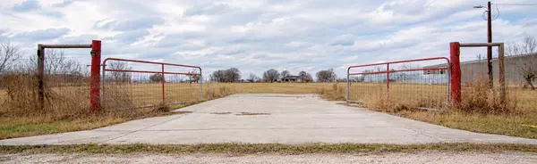 150 W Callaway CT, Lockhart, TX 78644
