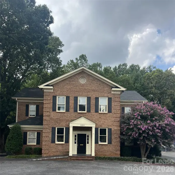 620 4th ST NW, Hickory, NC 28602