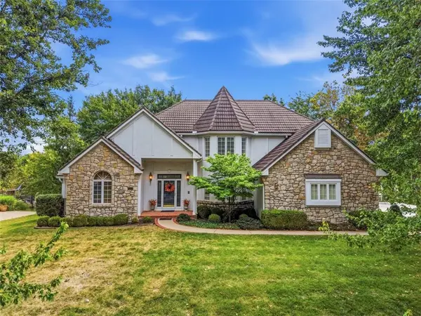 13007 Walmer ST, Overland Park, KS 66209