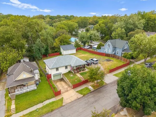 406 Elmwood AVE, Kansas City, MO 64124