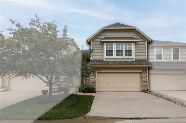 8948 Inkster ST, Lenexa, KS 66227