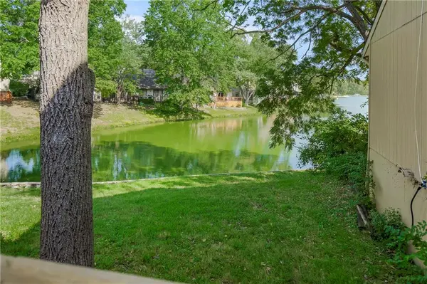 12325 Charlotte ST, Kansas City, MO 64146