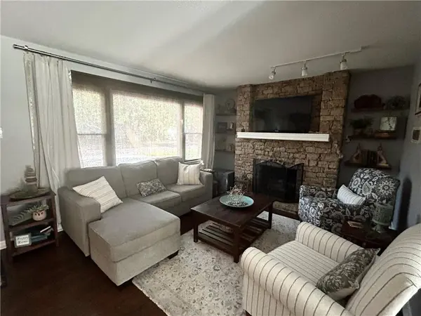 7601 Hemlock ST, Overland Park, KS 66204