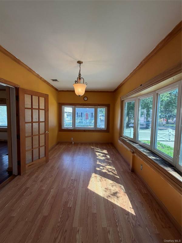 568 Park AVE, West Hempstead, NY 11552