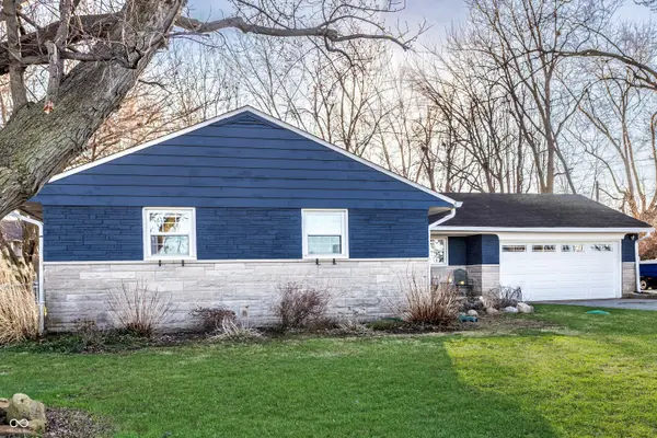 1043 Berry RD, Greenwood, IN 46143