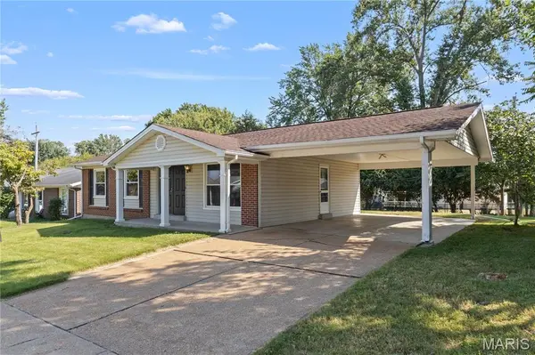 12728 Foxhound DR, Maryland Heights, MO 63043