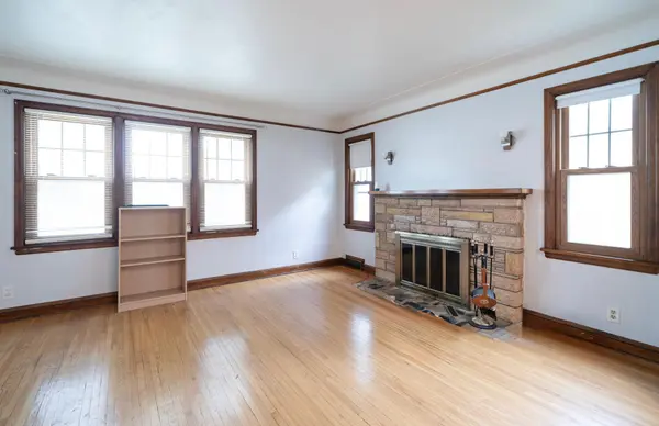 899 Parkview AVE, Saint Paul, MN 55117