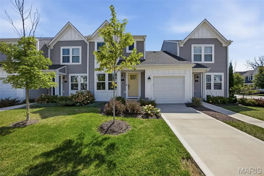 318 Newbridge WAY, St Charles, MO 63368