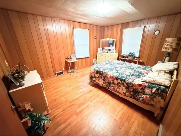 100 W Lee ST, Butler, MO 64730