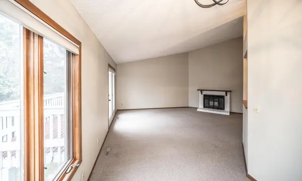 3578 Blue Jay WAY #204, Eagan, MN 55123