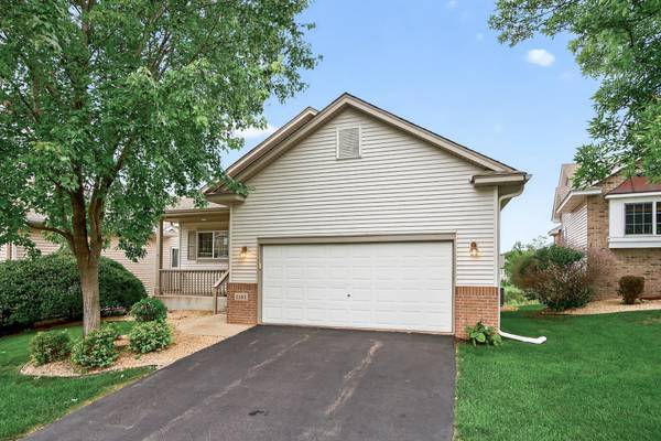1141 Sterling CIR N, Maplewood, MN 55119