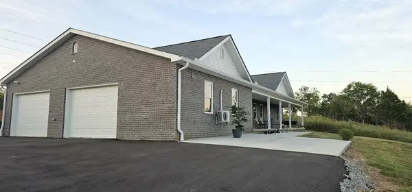 1385 Valley Home Rd, Dandridge, TN 37725