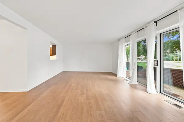 1025 S Fernandez AVE #1S, Arlington Heights, IL 60005