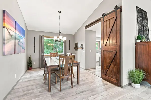 6649 Buckingham RD, Woodbury, MN 55125