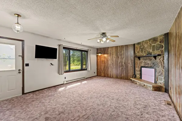 28564 Zurich ST NE, North Branch, MN 55056