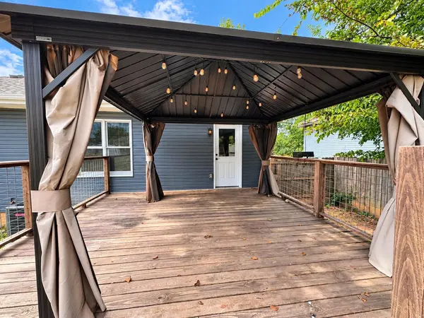 1511 W Daniels ST, Ozark, MO 65721