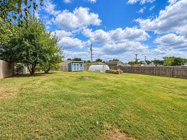 1511 W Daniels ST, Ozark, MO 65721