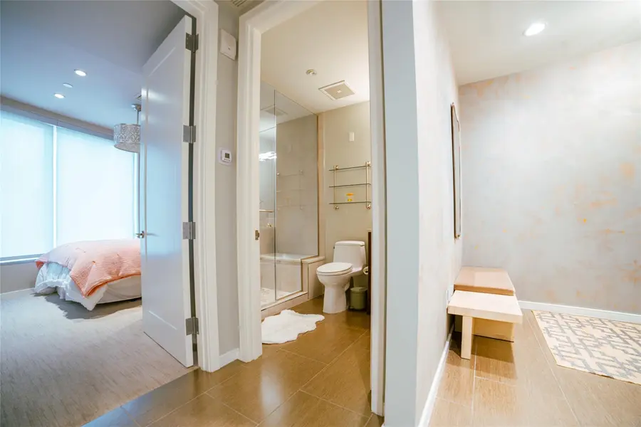 200 Congress Ave #11C, Austin, TX 78701