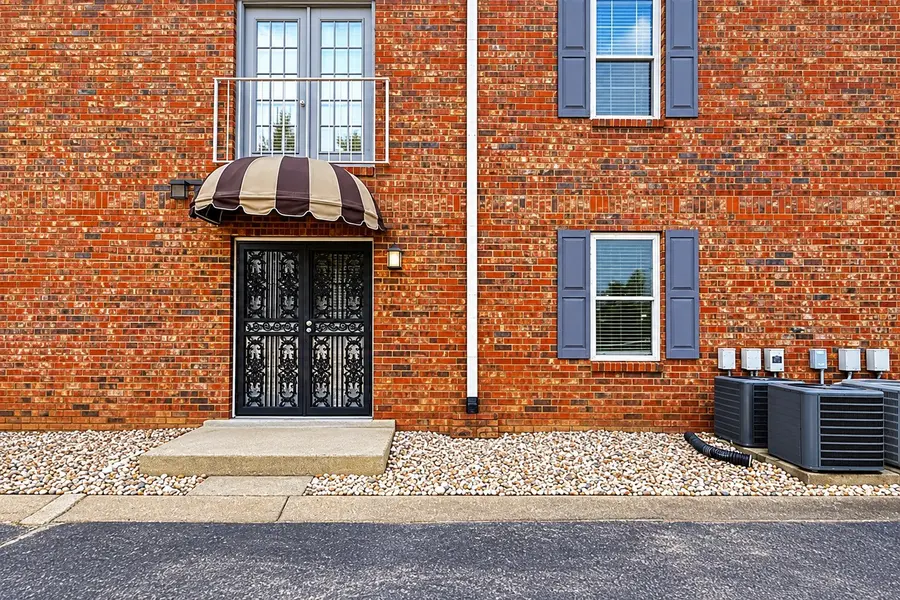 1808 State St #106, Nashville, TN 37203