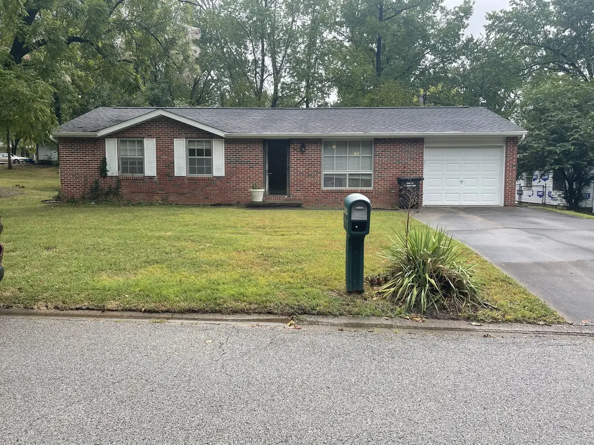 1007 W Laurel ST, Carbondale, IL 62902