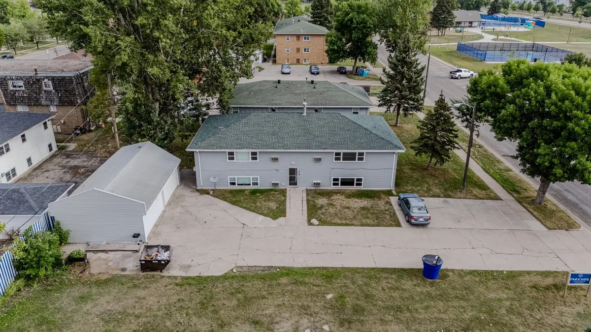 921 19th ST S, Moorhead, MN 56560