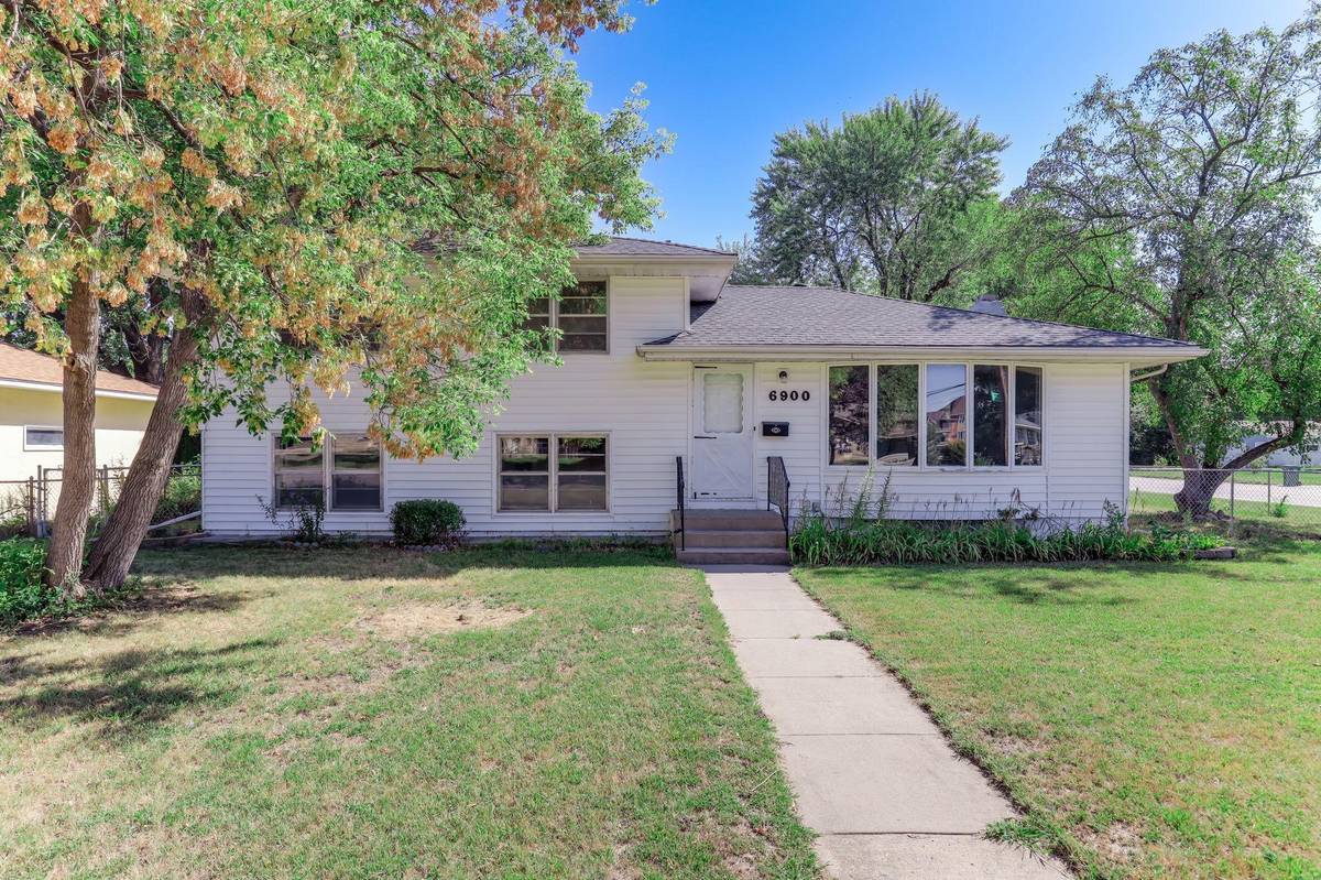 6900 Toledo AVE N, Brooklyn Center, MN 55429
