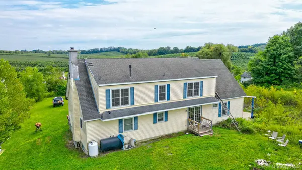 70 Mulberry LN, Milton, NY 12547