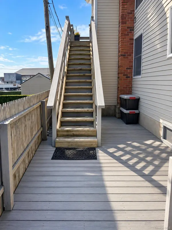 46 Meadow LN #2, Amityville, NY 11701