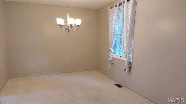 15455 Country Mill CT, Chesterfield, MO 63017
