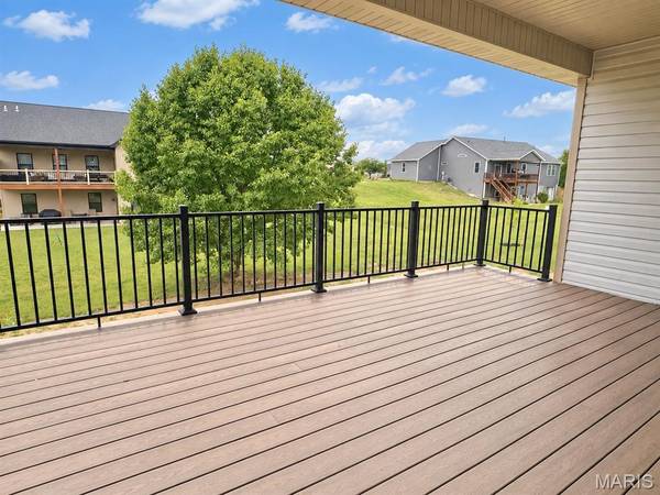 1843 Robins Mill CT, Maryville, IL 62062