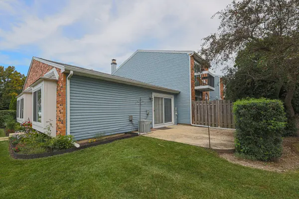 2003 Sudbury DR, Hoffman Estates, IL 60169
