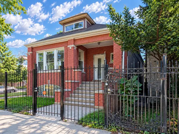3025 E 80th PL #1, Chicago, IL 60617