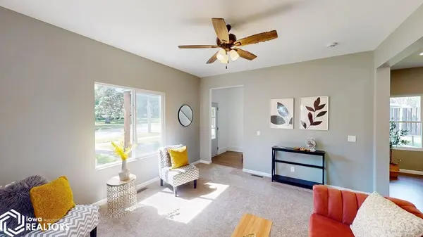 607 E Main ST, Lake Mills, IA 50450