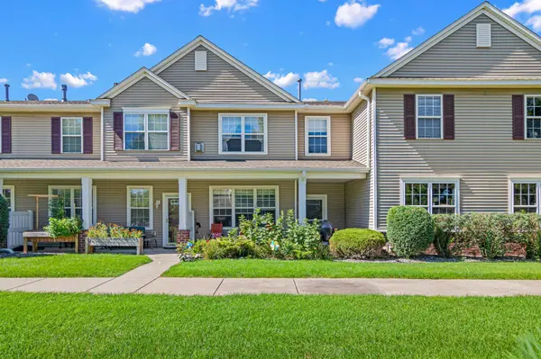 4828 Bisset LN #8505, Inver Grove Heights, MN 55076