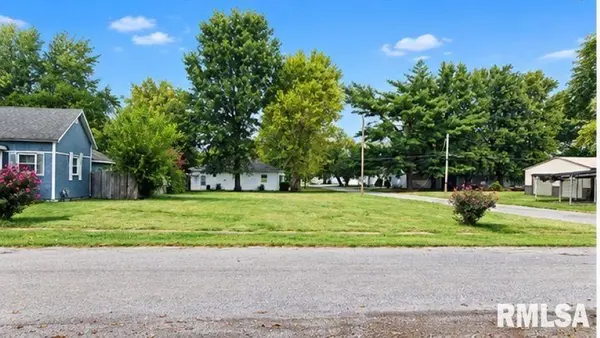 801 W MADISON ST, Herrin, IL 62948