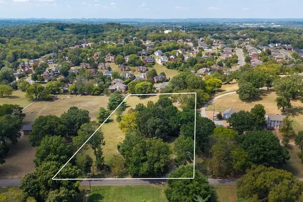 179 Clifftop Dr, Hendersonville, TN 37075