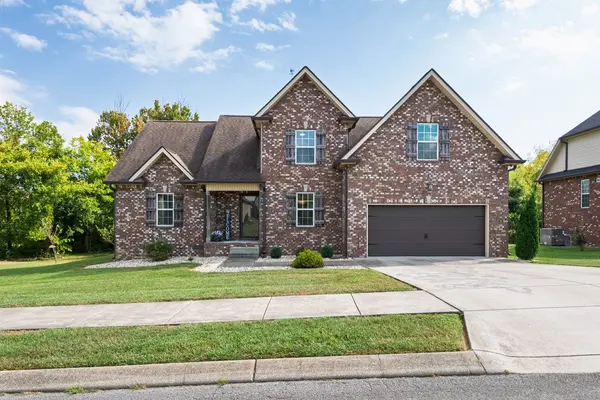 202 Hickory Pointe Dr, Lebanon, TN 37087