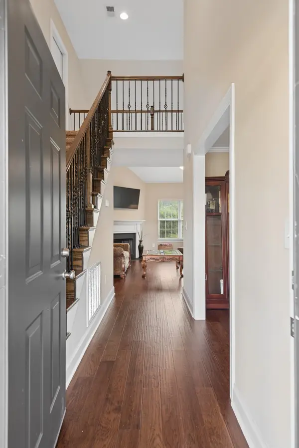 202 Hickory Pointe Dr, Lebanon, TN 37087
