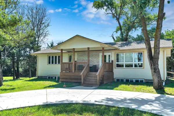 4936 NW County Line Rd, Benton, KS 67017