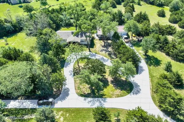 4936 NW County Line Rd,  Benton,  KS 67017