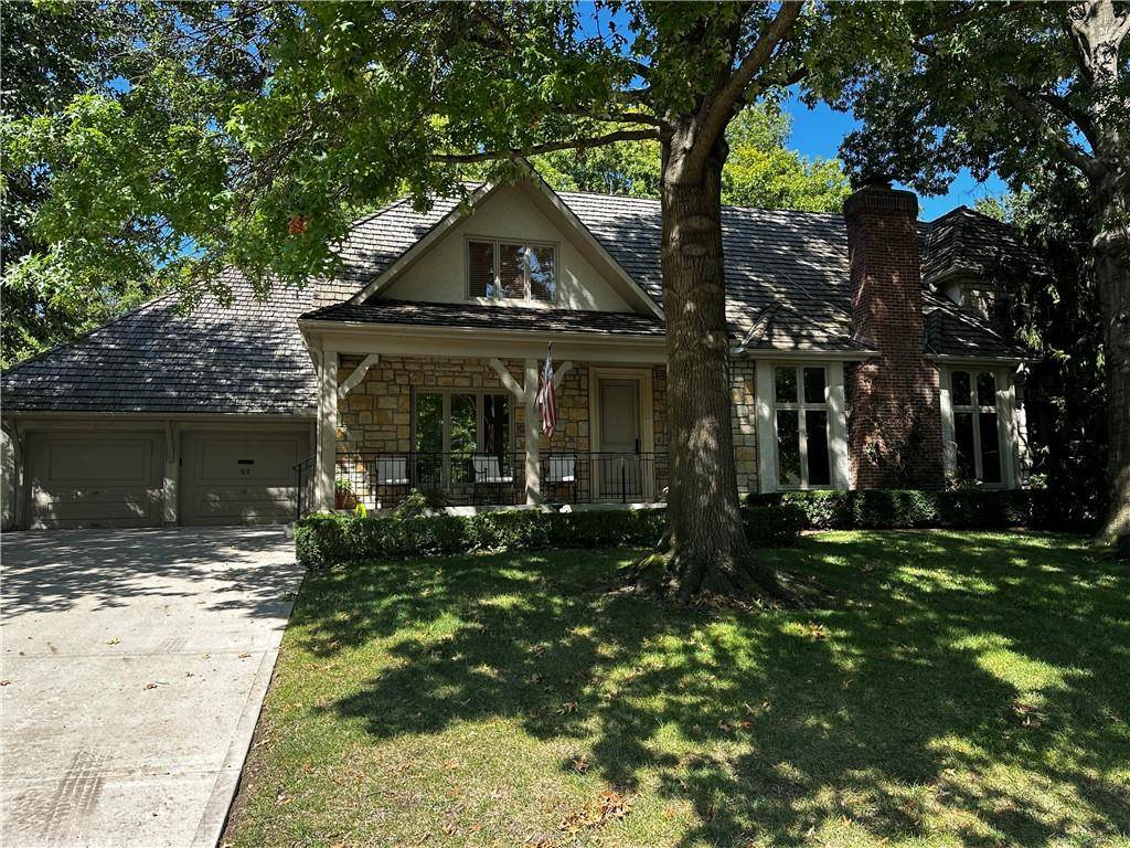 61 Le Mans CT, Prairie Village, KS 66208