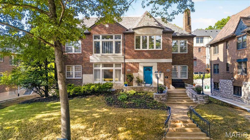 7509 Cromwell DR, St Louis, MO 63105